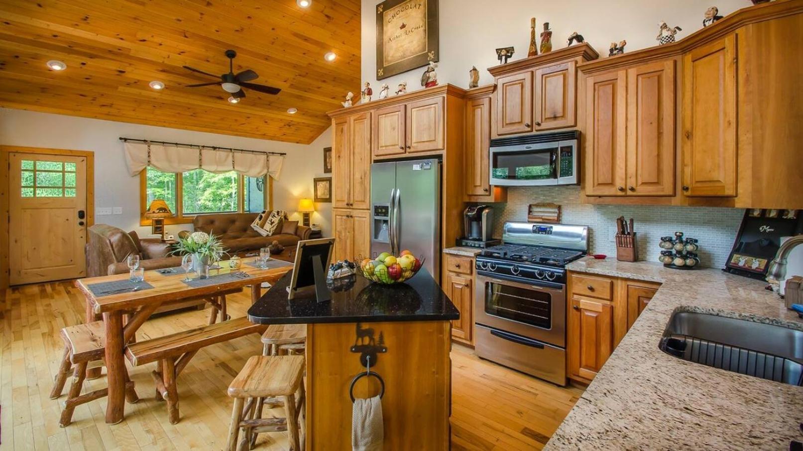 Lux Mtn Cabin - Hot Tub, Fire Pit, Game Room Франклин Экстерьер фото