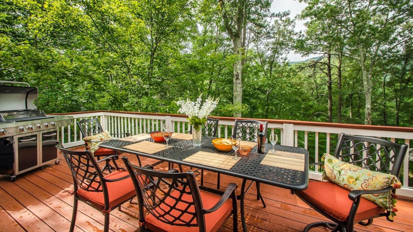Lux Mtn Cabin - Hot Tub, Fire Pit, Game Room Франклин Экстерьер фото