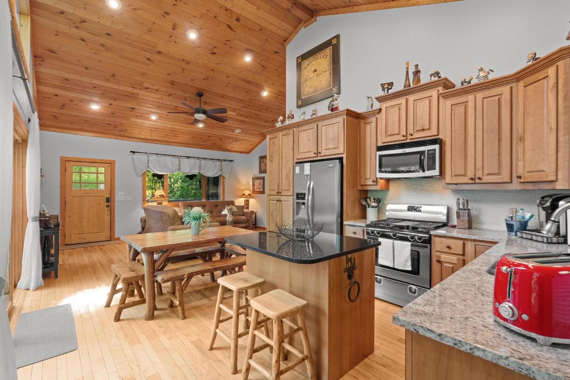 Lux Mtn Cabin - Hot Tub, Fire Pit, Game Room Франклин Экстерьер фото