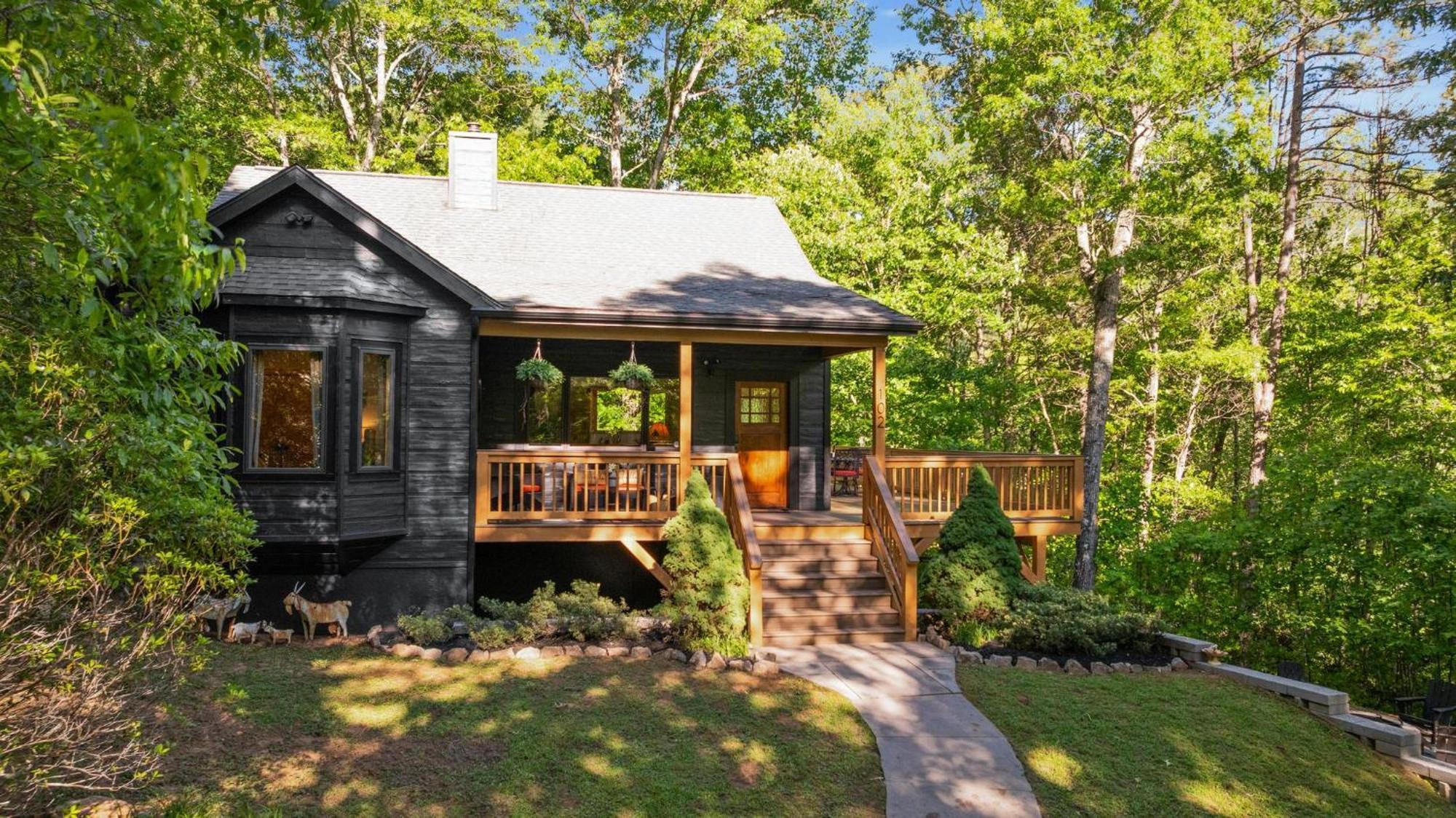 Lux Mtn Cabin - Hot Tub, Fire Pit, Game Room Франклин Экстерьер фото