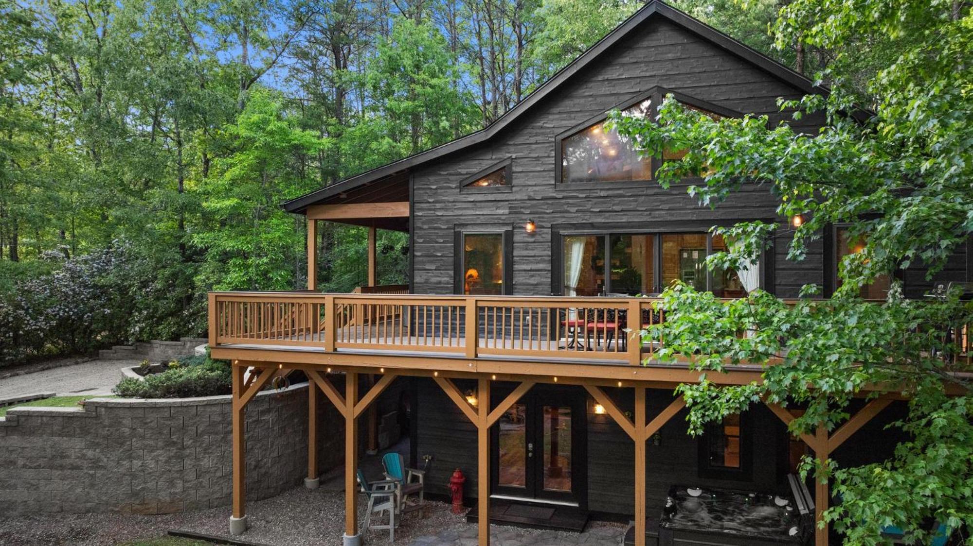 Lux Mtn Cabin - Hot Tub, Fire Pit, Game Room Франклин Экстерьер фото