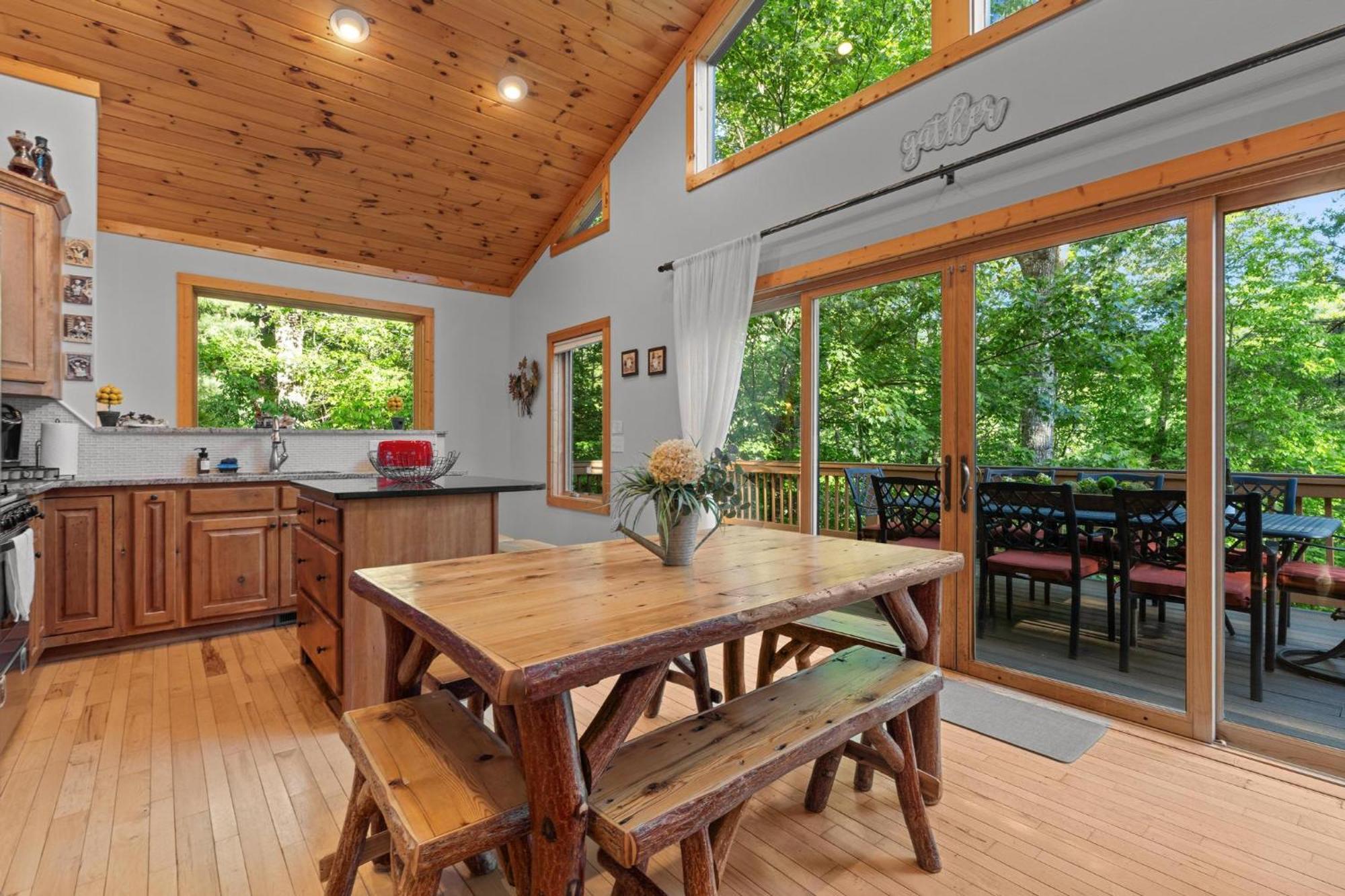 Lux Mtn Cabin - Hot Tub, Fire Pit, Game Room Франклин Экстерьер фото