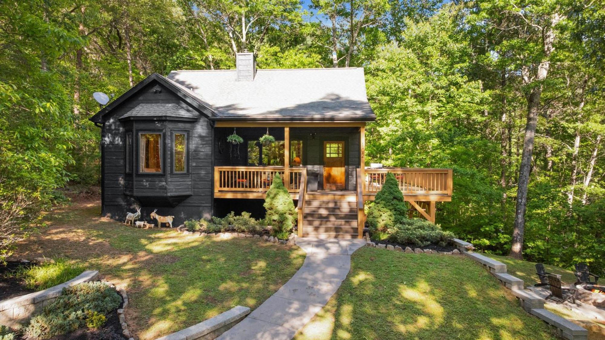 Lux Mtn Cabin - Hot Tub, Fire Pit, Game Room Франклин Экстерьер фото