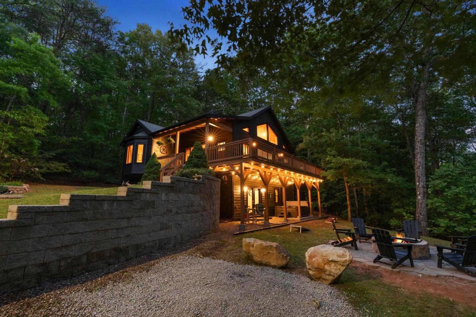 Lux Mtn Cabin - Hot Tub, Fire Pit, Game Room Франклин Экстерьер фото